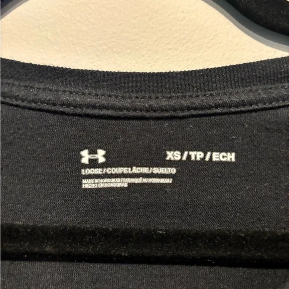 💕3/$25💕 Under Armour Long Sleeve - Picture 2 of 5